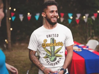 Smoker T-Shirt California Mens Weed Bongo Reggae Rasta One Love
